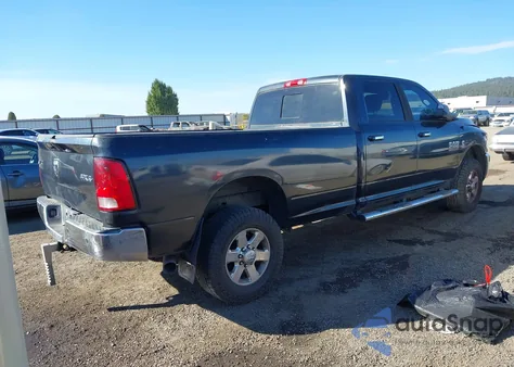 2015 Ram 2500 Big Horn z USA, uszkodzony, nr VIN 3C6UR5JL8FG566609
